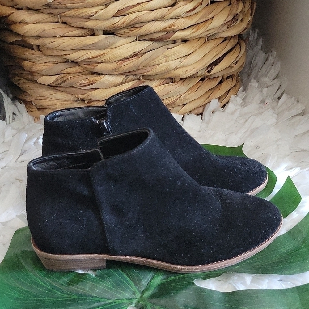 Alex marie black leather upper ankle booties size 6M